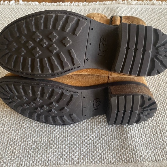 UGG Women’s Chaney Chestnut Suede Moto Boots Inside Zipper Shearling Size 9.5 - Picture 4 of 5